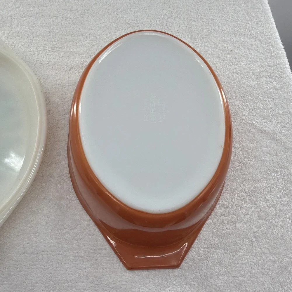 Vintage Pyrex Aztec Navajo 2 1/2 Quart #045 Oval Orange Casserole  with Lid